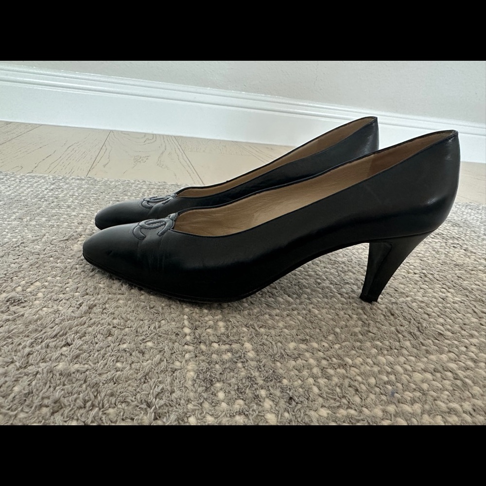 Vintage Chanel Kitten Heels 38 - Picture 3 of 6